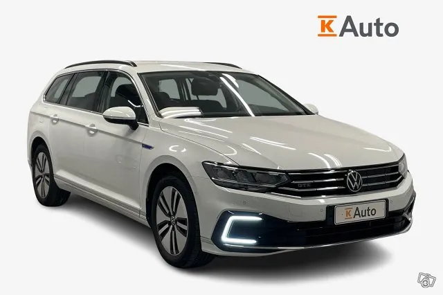 Volkswagen Passat Variant GTE Plug-In Hybrid 160 kW DSG-automaatti *''ACC / Travel Assist / LED-ajovalot / P-kamera * Image 1